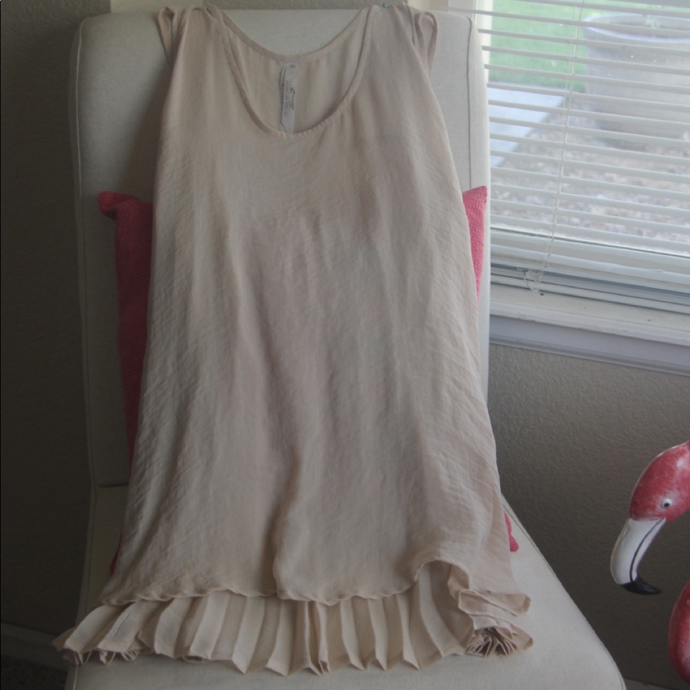 Melissa McCarthy Seven7 very flowy tank shirt